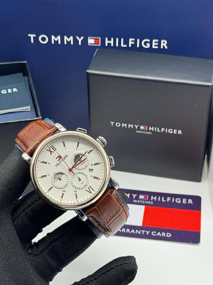 TOMMY HILFIGER LEATHER _CHRONOGRAPH