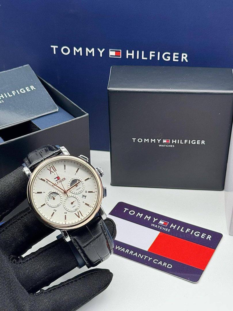 TOMMY HILFIGER LEATHER _CHRONOGRAPH