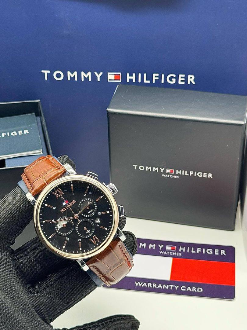 TOMMY HILFIGER LEATHER _CHRONOGRAPH